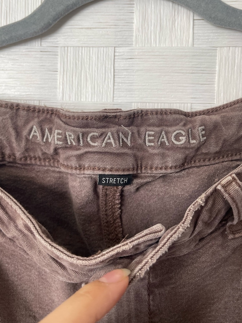 American Eagle High Rise 90s Boyfriend Cargos 🐴 - Picture 7 of 16